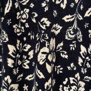 Croft & Barrow Navy and White Floral Knit sweater